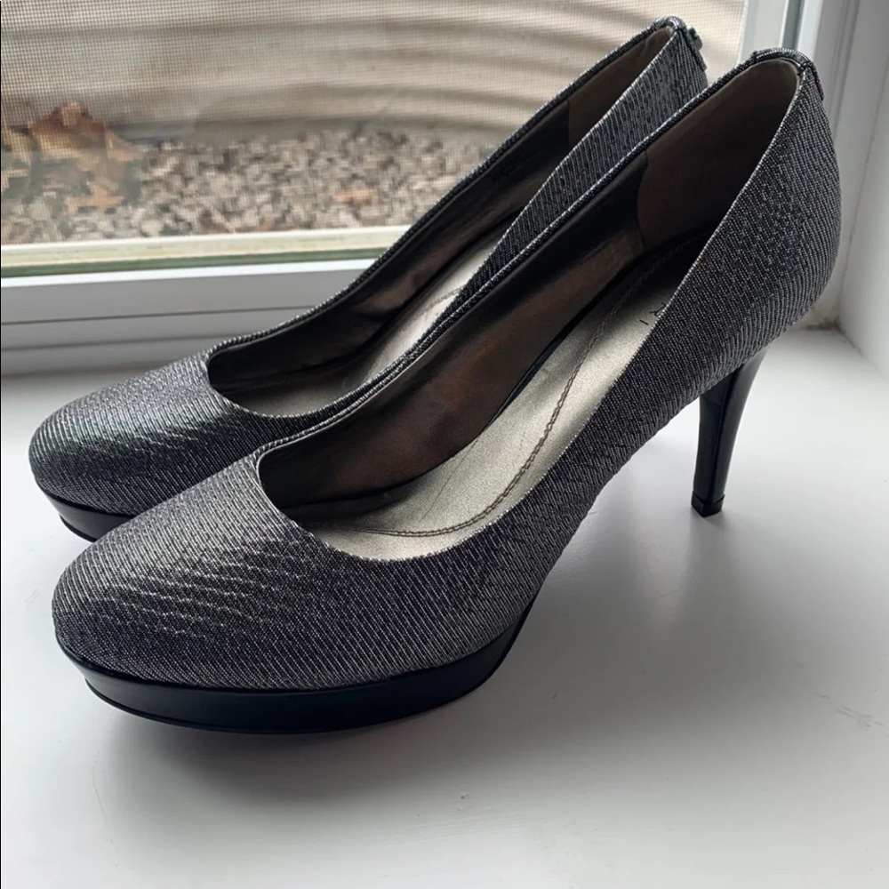 Tahari Heels (9)
